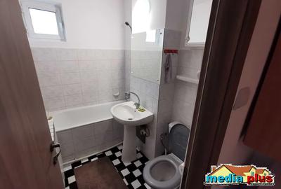 De închiriat – Apartament 3 camere, Piața Centrală - 8
