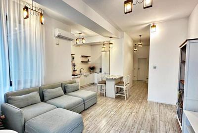 Apartament cu 3 camere semidecomandat în Central