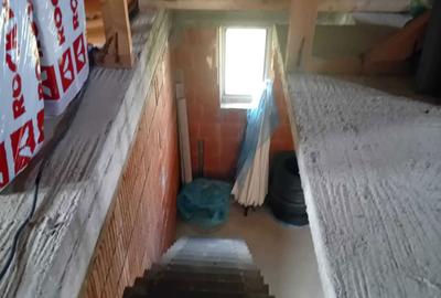 Casă cu 4 camere în Olteni - 3