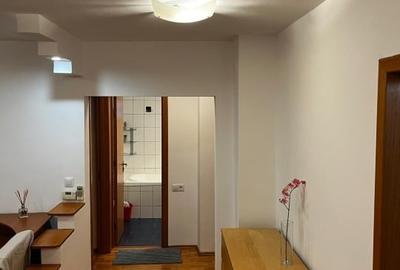 Apartament cu 3 camere decomandat în Nerva Traian
