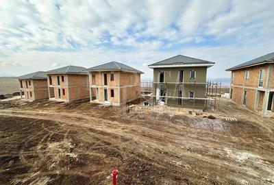 Duplex cu 4 camere cu Canalizare în Apahida - 1