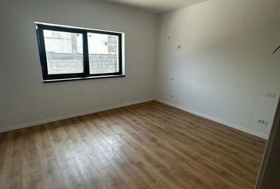 Casă cu 5 camere cu Teren 333 Mp în Central - 9