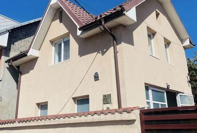 Casă cu 4 camere în Exterior Vest