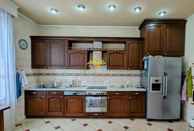 Casă individuală cu 6 camere cu Canalizare în Andrei Mureșanu - 7