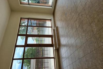 Spațiu comercial, de 360 mp, în Bulgaria