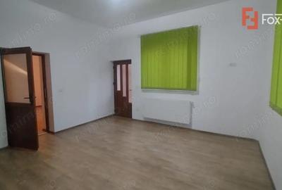 Casă cu 5 camere cu Canalizare în Mehala - 3