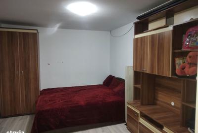 Casă cu 4 camere cu Canalizare în Central - 2