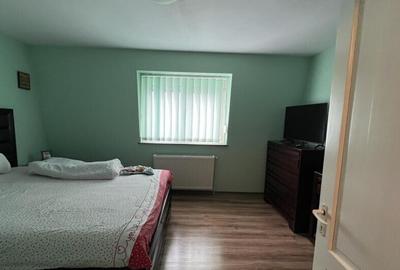 Casă cu 7 camere cu Teren 400 Mp în Aleea Tudor Neculai - 1