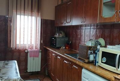 Apartament cu 2 camere decomandat în Gura Văii - 2