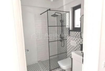 Casă cu 4 camere cu Teren 250 Mp în Central