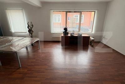 Spațiu comercial, de 89 mp, în Central - 17