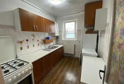 Proprietar vand apartament 2 camere - 4