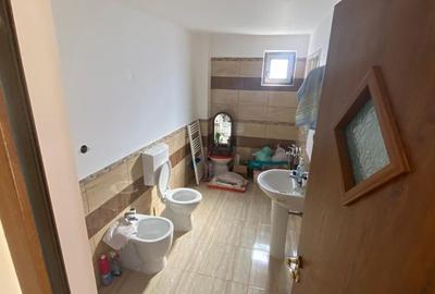 Casă individuală cu 6 camere cu Canalizare în Tigveni - 12