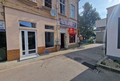 Spațiu comercial, de 60 mp, în Ultracentral - 8
