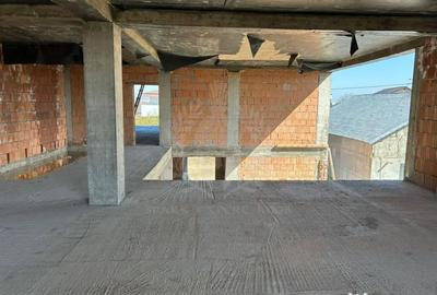 Casă cu 6 camere cu Teren 1600 Mp în Târgșoru Vechi - 12