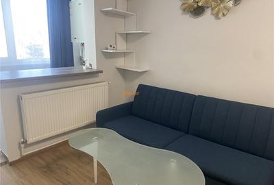 Garsoniera , zona ultracentrala - Piata Moldovei , et 3/4 , - 8