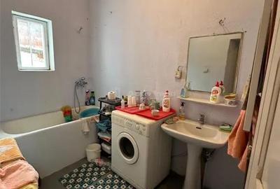 Casă cu 6 camere cu Teren 606 Mp în Central - 1