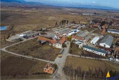 In areal linistit, acces facil, 120.000mp teren extravilan, - 5