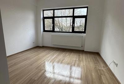 Spațiu comercial, de 42 mp, în Central - 1