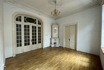 Birou cu personalitate - Universitate - Batistei - 2