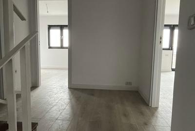 Casă cu 4 camere cu Teren 250 Mp în Central - 10