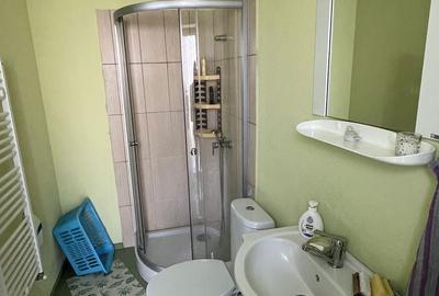 Casă cu 4 camere în Central - 2