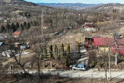 Teren de 1626 mp, în Slănic - 1