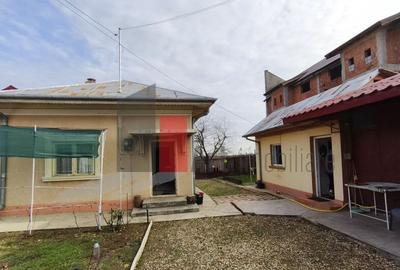 Casă cu 3 camere cu Teren 1614 Mp în Manolache - 1