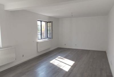 Casă cu 3 camere cu Teren 378 Mp în Berceni - 2