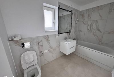 Apartament cu 3 camere semidecomandat în Colentina