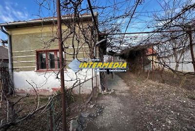 OKAZIE ! Casa Veche cu Anexe si 1242 mp Teren Intravilan imprejmuit la asfalt cu toate utilitatile - 9