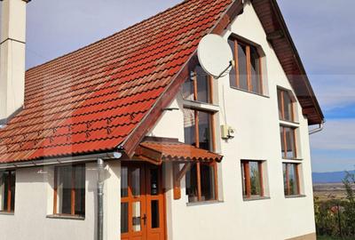 Casa de vanzare, sub padure, intr-un cadru natural deoseb - 13