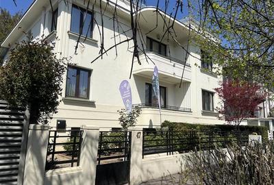 Casă individuală cu 14 camere cu Canalizare în Domenii - 2