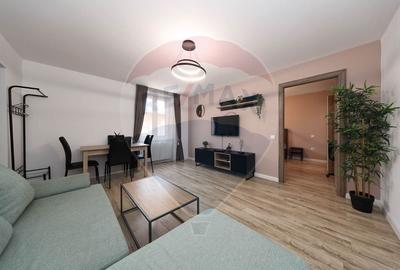 Apartament cu 2 camere semidecomandat, mobilat în Centrul Istoric