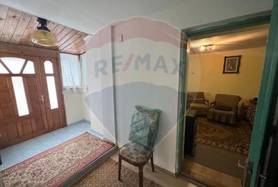 Casă cu 3 camere cu Teren 1768 Mp în Călimănești - 7