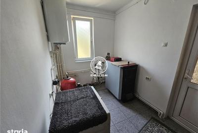 Casă cu 5 camere cu Teren 1196 Mp în Aroneanu - 1