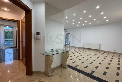 Apartament cu 5 camere decomandat în Primăverii