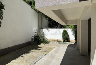 Locuri de parcare Str. Petru Rare? 13 - zona Victoriei - 2