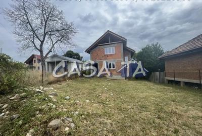 Casă individuală cu 3 camere cu Canalizare în Central - 1