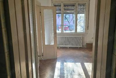 Vand casa ultrac Zona mag Crisul, SC 200 mp, teren 242mp,front stradal mare ,intrare auto, inc oras - 10