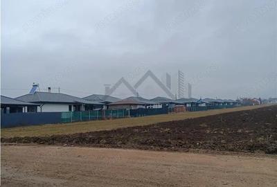 Aroneanu teren 8503 extravilan deschidere la doua strazi utilitati la ambele capete - 6