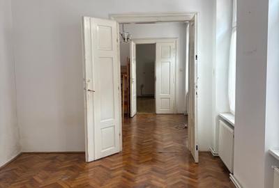 Apartament cu 3 camere nedecomandat în Centrul Istoric - 1