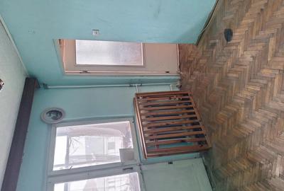 De vanzare apartament cu 2 camere, et.4 zona Piata Sarbilor - 1
