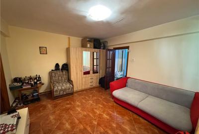 Apartament 2 camere, parter , zona Liceul Economic , 49mp - 3