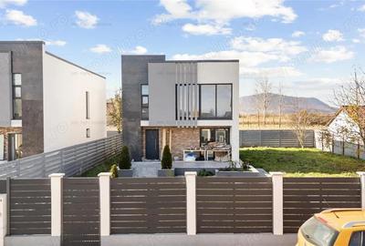 Casă cu 5 camere cu Teren 650 Mp în Sânpetru