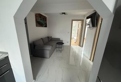 Apartament cu 3 camere decomandat, mobilat în Soarelui