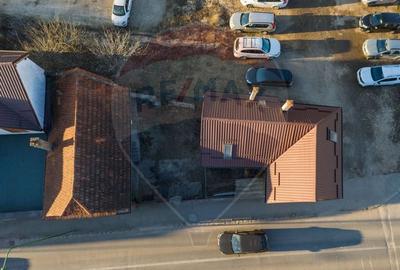 2 case cu curte proprie - locatie centrala - 3