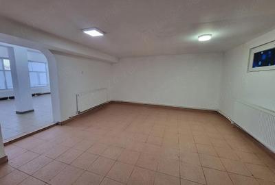 Spațiu comercial, de 80 mp, în Nord - 3