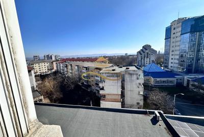 Apartament cu 3 camere decomandat, mobilat în 9 Mai - 2