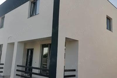 Casă cu 4 camere în Central - 1